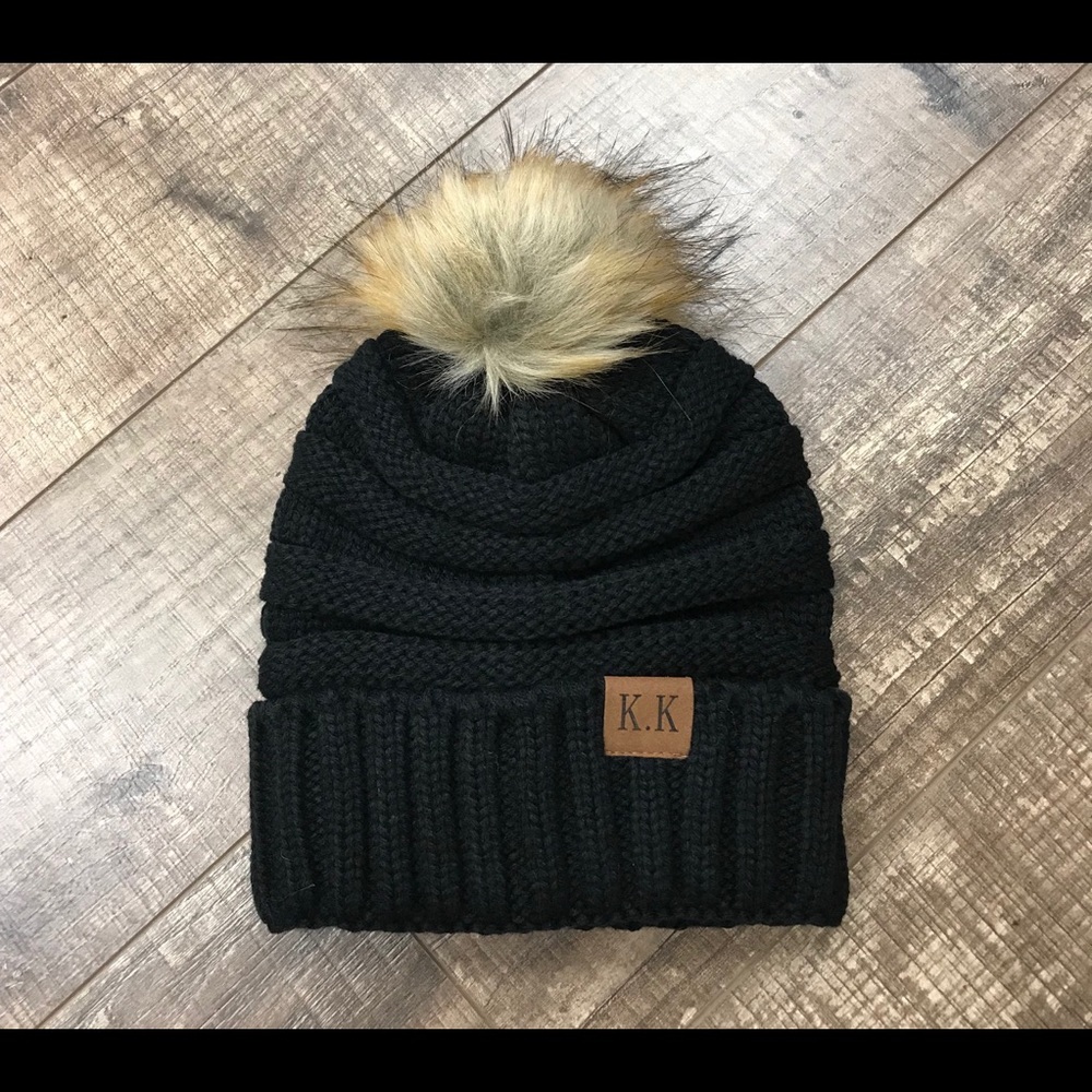 Women’s KK POM POM Beanie-BLACK
